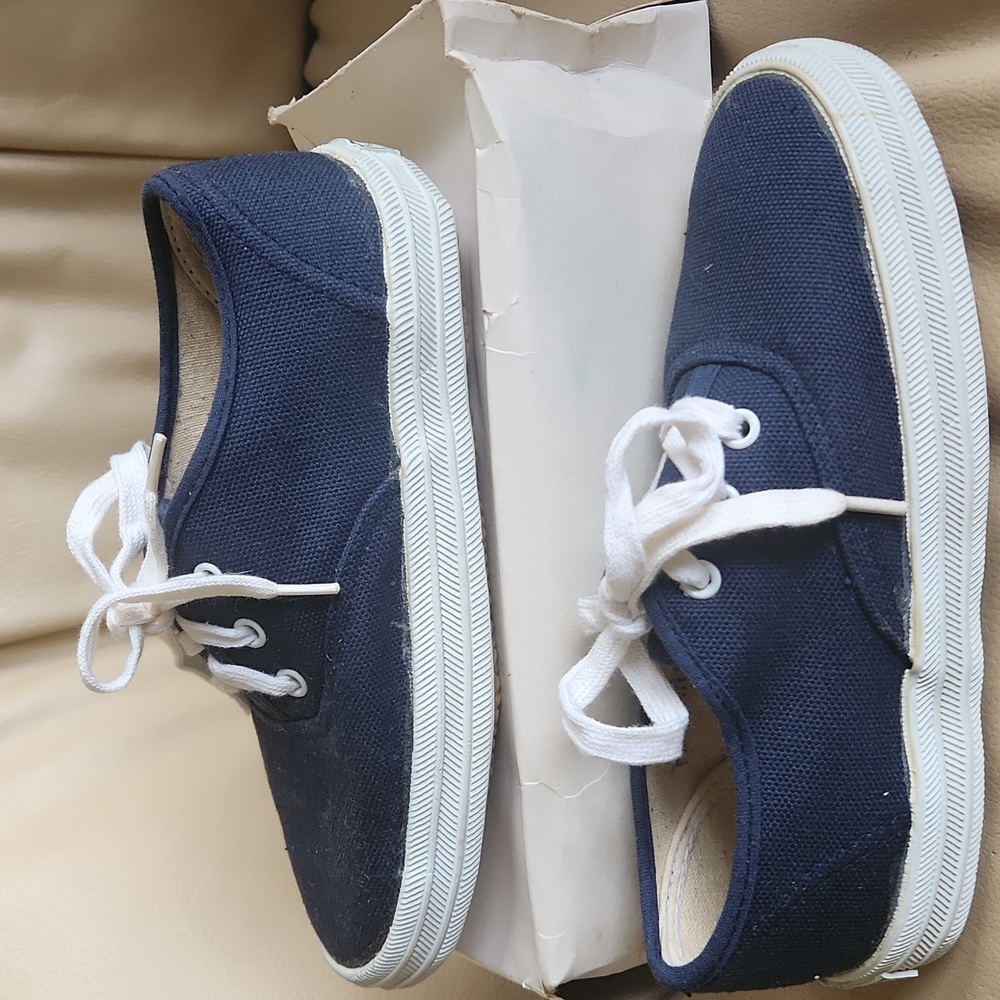 S63  Navy Canvas Sneakers/deck shoes Laceup Cushioned heels, insoles & arches